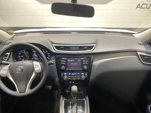 Used 2016 Nissan Rogue SV image 10