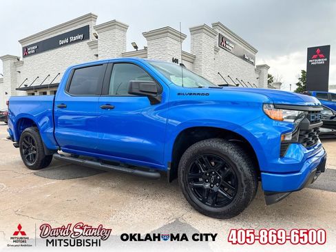 Used 2025 Chevrolet Silverado 1500 Custom w/ Turbomax Blackout Package RWD image 1