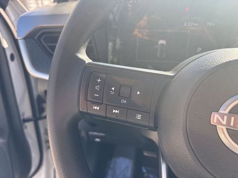 Used 2025 Nissan Kicks SV image 23