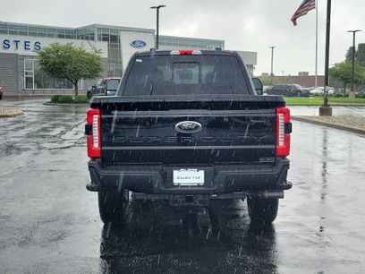 New 2026 Ford F250 Lariat w/ Black Appearance Package