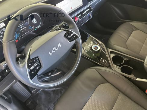 Certified 2023 Kia Niro Wind FWD image 11