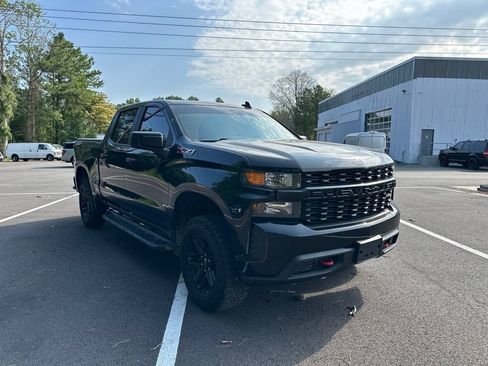 Used 2019 Chevrolet Silverado 1500 Custom Trail Boss w/ Custom Convenience Package AWD/4WD image 3