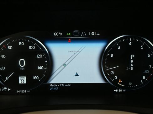 Used 2018 Volvo XC90 T6 Momentum w/ Convenience Package image 14