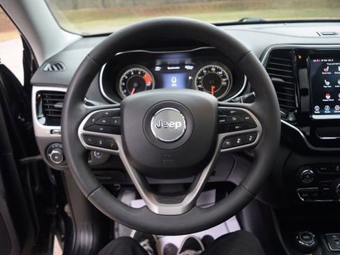 Used 2022 Jeep Cherokee Limited AWD/4WD image 4