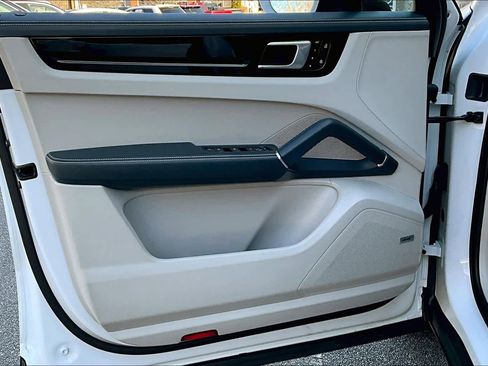 Used 2019 Porsche Cayenne image 20