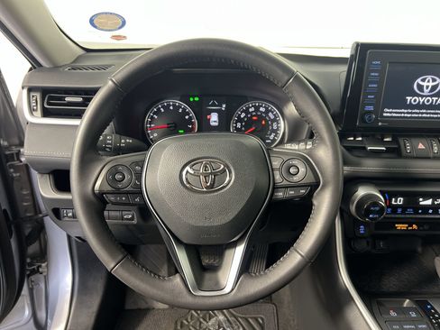 Used 2021 Toyota RAV4 XLE Premium FWD image 17