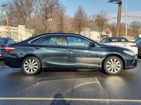 Used 2015 Toyota Camry XLE image 7