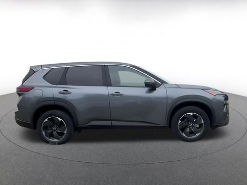 Used 2025 Nissan Rogue SV AWD/4WD image 16
