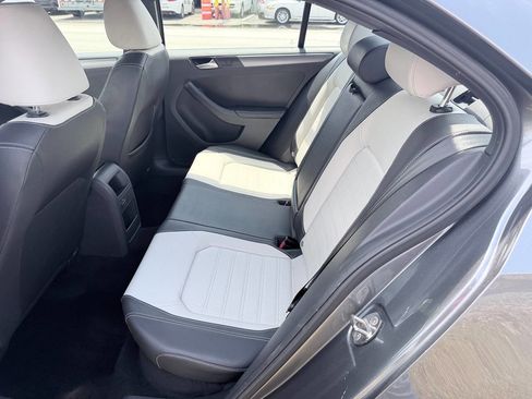 Used 2016 Volkswagen Jetta Sport FWD image 13