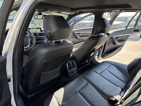 Used 2018 BMW 330i xDrive Wagon image 35