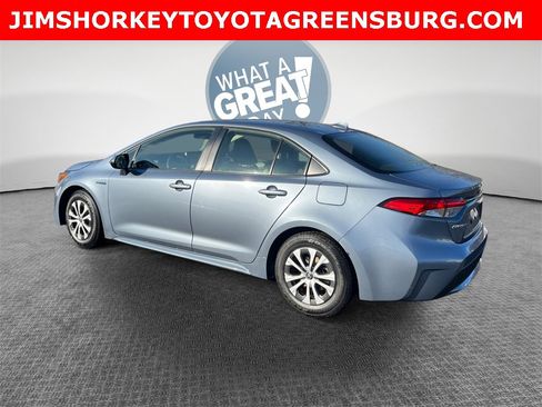 Used 2021 Toyota Corolla LE image 6