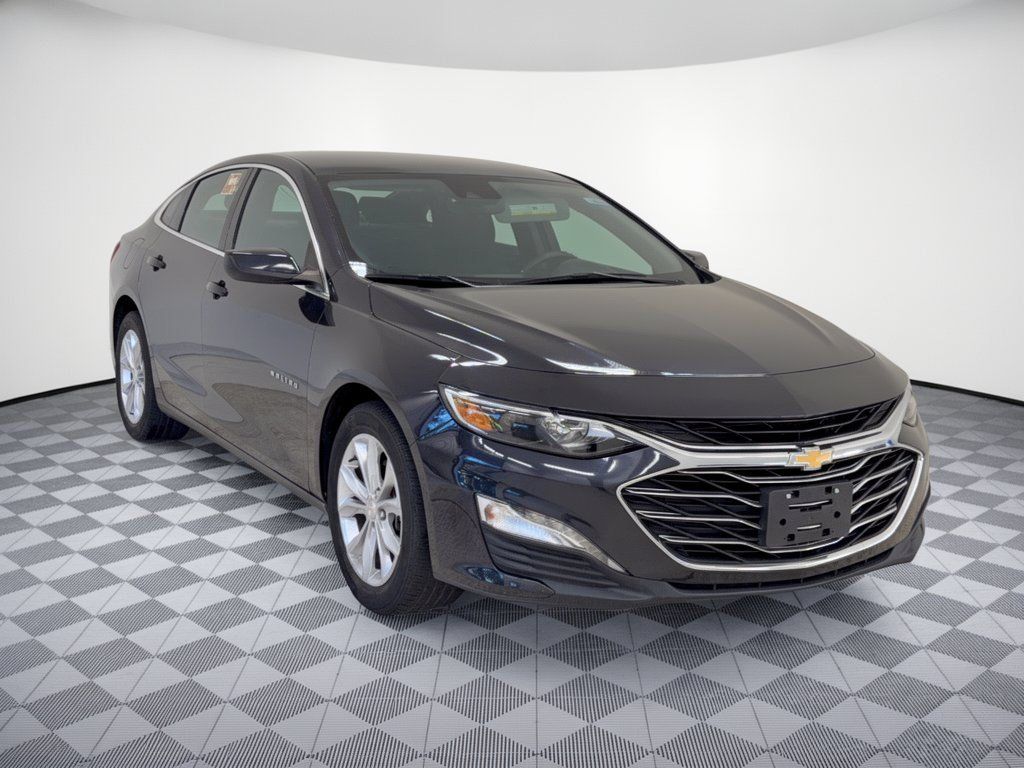 Used 2023 Chevrolet Malibu LT w/ Driver Confidence Package FWD image 5