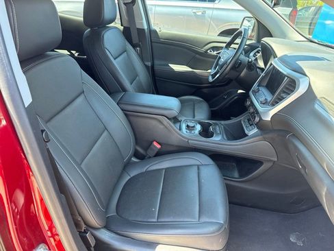 Used 2023 GMC Acadia SLT w/ Preferred Package FWD image 10