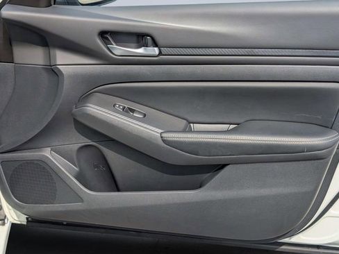 Used 2025 Nissan Altima 2.5 SV image 23