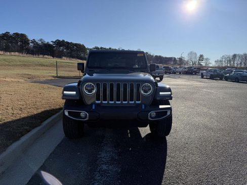 Used 2023 Jeep Wrangler Sahara w/ Cold Weather Group image 8