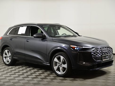 Certified 2025 Audi Q5 Prestige image 6