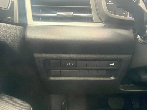 Used 2023 Mitsubishi Outlander SE AWD/4WD image 12