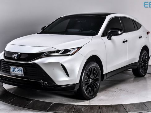 Used 2024 Toyota Venza Nightshade image 2