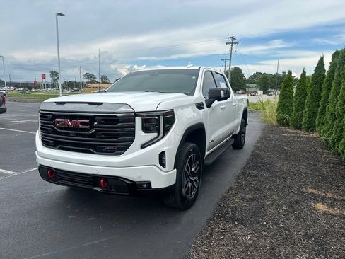 Used 2022 GMC Sierra 1500 AT4 w/ AT4 Premium Package AWD/4WD image 4