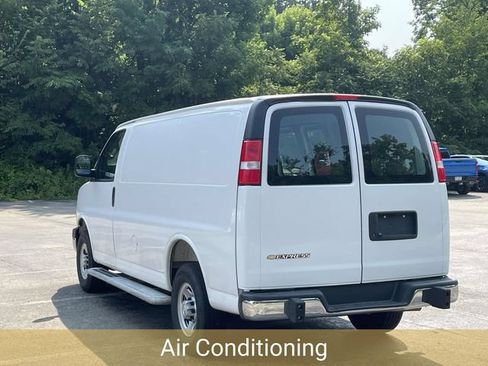 Used 2025 Chevrolet Express 2500 w/ Driver Convenience Package RWD image 6