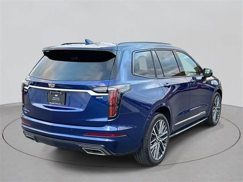 Used 2025 Cadillac XT6 Sport w/ Platinum Package image 5