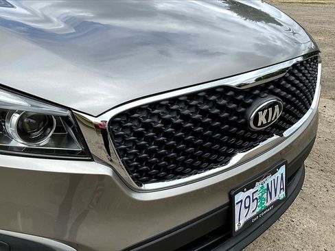 Used 2018 Kia Sorento L image 32