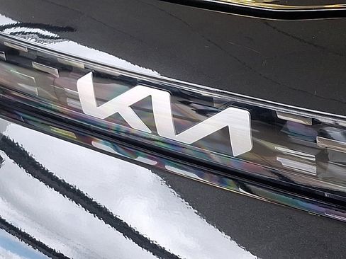Certified 2023 Kia Soul LX w/ LX Technology Package FWD image 30