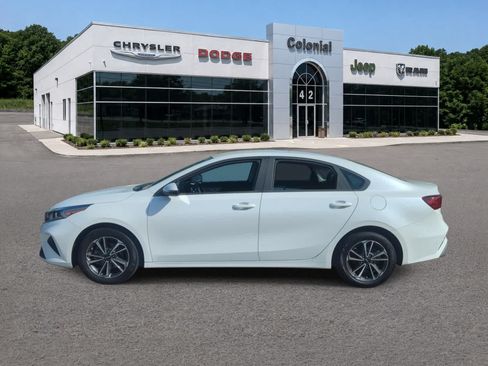 Used 2023 Kia Forte LXS w/ LXS Technology Package FWD image 3