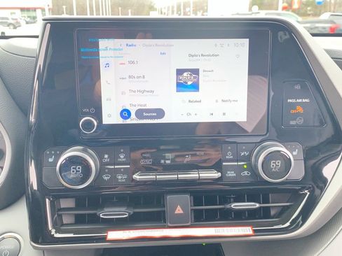 New 2026 Toyota Highlander XLE image 23