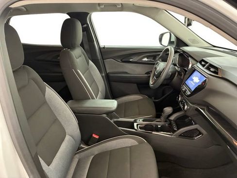 Certified 2022 Chevrolet TrailBlazer LT w/ Convenience Package AWD/4WD image 14