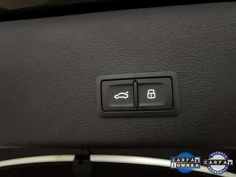 Used 2024 Audi Q8 e-tron Premium Plus image 8