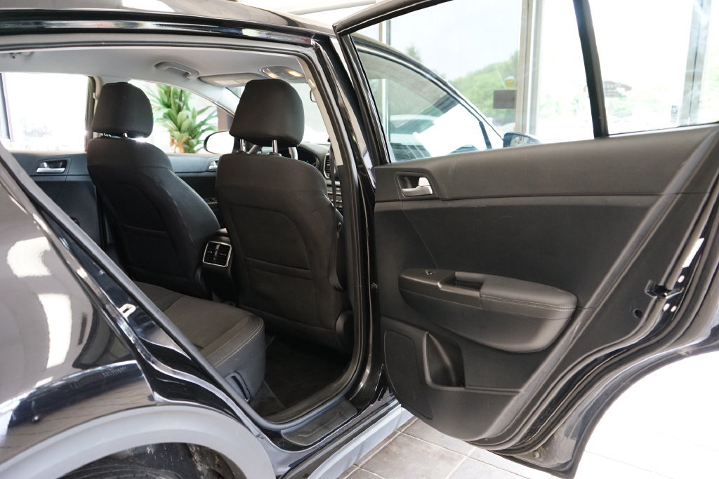 Used 2020 Kia Sportage LX AWD/4WD image 44