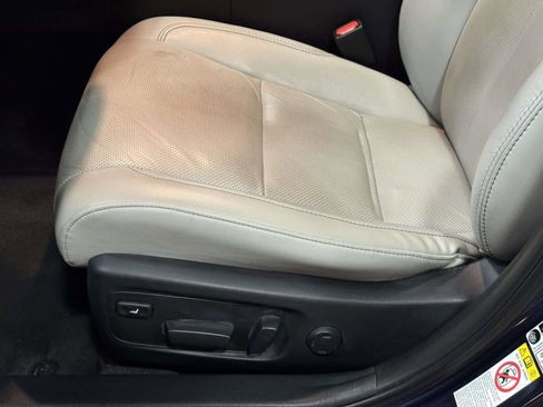 Used 2017 Toyota Avalon Limited image 35