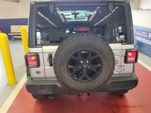 Used 2023 Jeep Wrangler Unlimited Sport AWD/4WD image 5