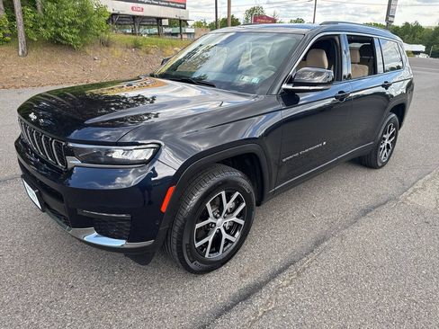 Used 2023 Jeep Grand Cherokee L Limited w/ Luxury Tech Group II AWD/4WD image 8