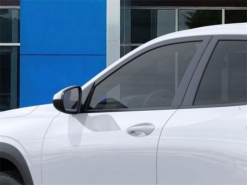 New 2026 Chevrolet Trax LS w/ LS Convenience Package image 12