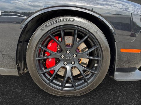 Used 2015 Dodge Challenger SRT Hellcat RWD image 12