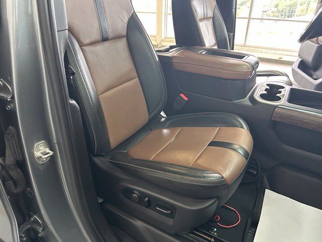 Used 2019 Chevrolet Silverado 1500 High Country AWD/4WD image 31