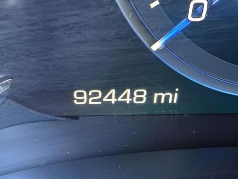 Used 2017 Cadillac Escalade Luxury AWD/4WD image 33