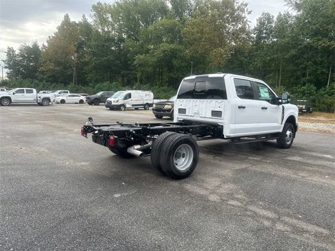 New 2026 Ford F350 XL w/ XL Chrome Package image 5