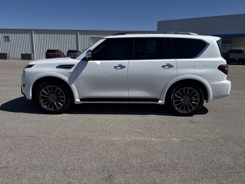 Used 2022 Nissan Armada Platinum AWD/4WD image 2