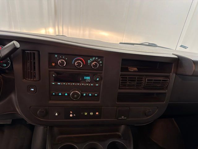 Used 2018 GMC Savana 2500 RWD image 16