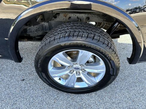Used 2019 Ford F150 Platinum w/ Equipment Group 701A Luxury image 22