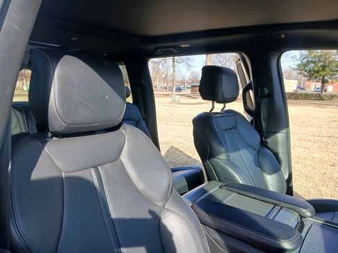 Used 2023 Jeep Wagoneer Series III w/ Premium Group I image 48