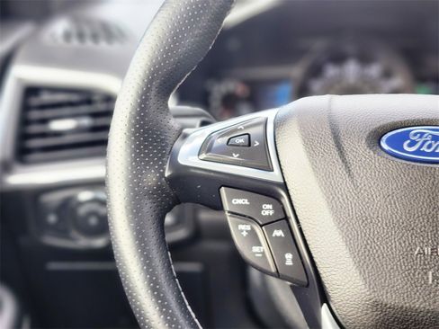 Certified 2020 Ford Edge ST w/ Cold Weather Package image 27