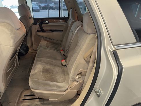 Used 2008 Buick Enclave CX w/ Driver Confidence Package image 16