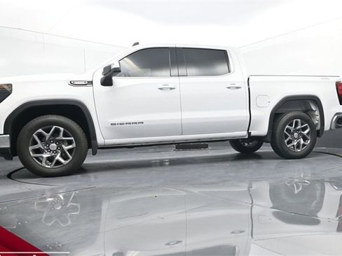 New 2026 GMC Sierra 1500 SLE image 15