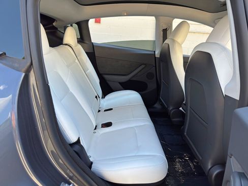 Used 2023 Tesla Model Y Performance AWD/4WD image 39