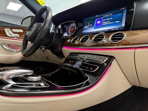 Used 2017 Mercedes-Benz E 300 4MATIC image 26