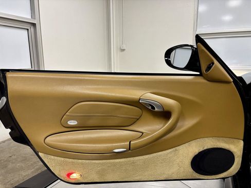 Used 2001 Porsche 911 Cabriolet image 13
